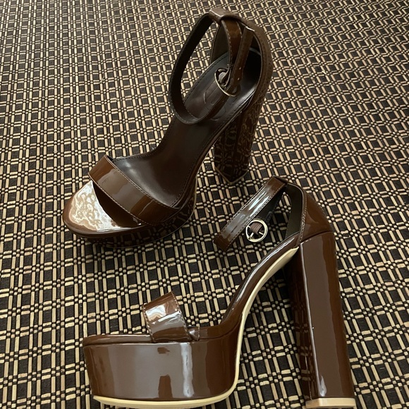 Steve Madden Glossy Brown Platform Heels - Picture 1 of 3